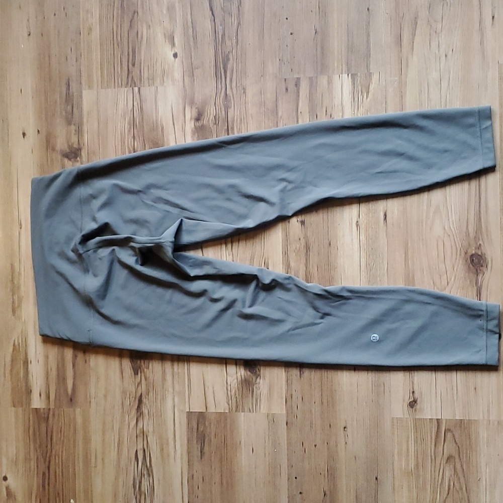 lululemon athletica Olive High-Rise Align 7/8 Leggings - Picture 7 of 9
